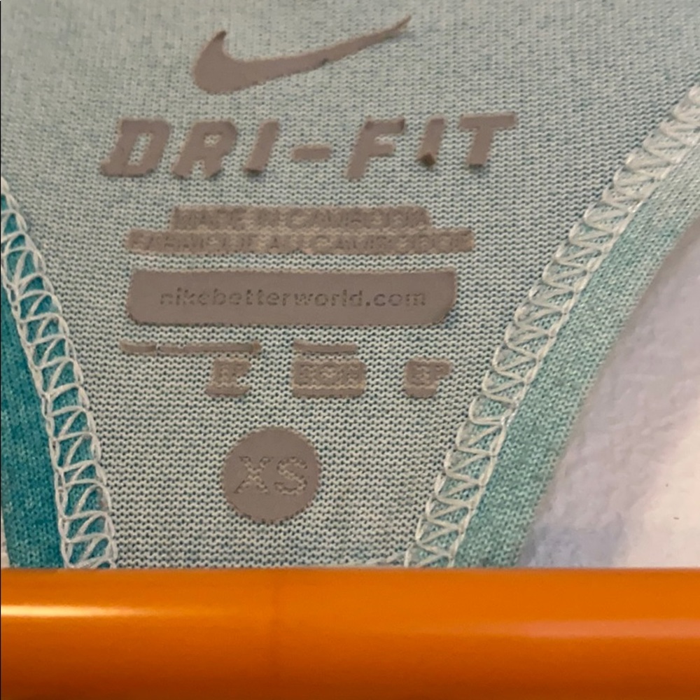 Nike tank - Picture 2 of 2